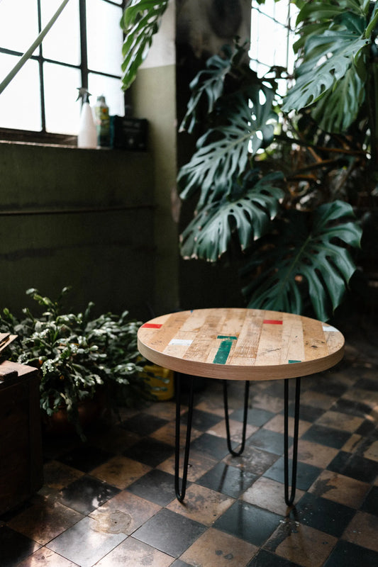 Runder Couchtisch aus Turnhallenboden