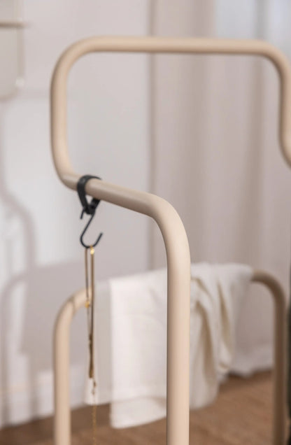 Herrendiener James