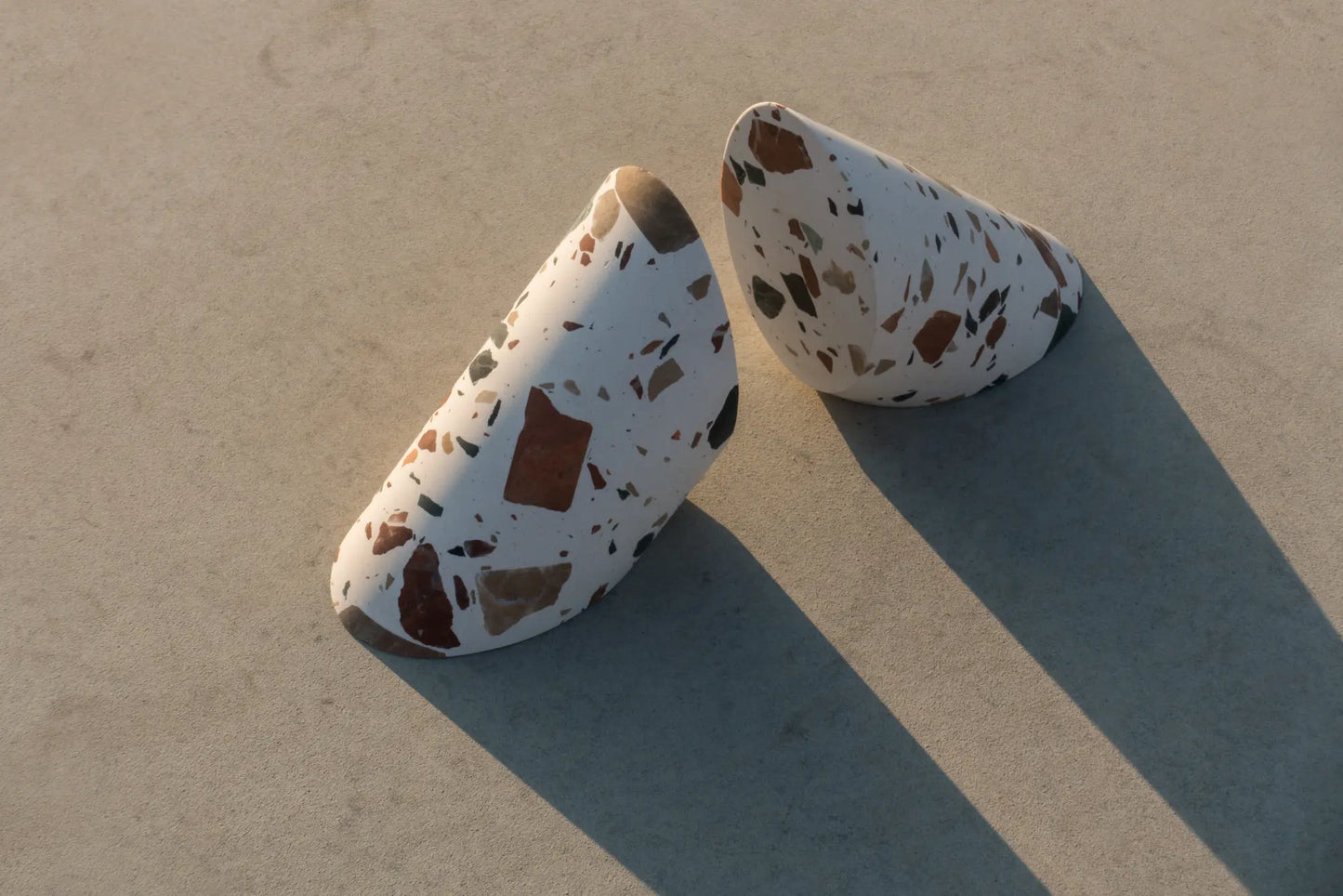 Buchstütze Terrazzo